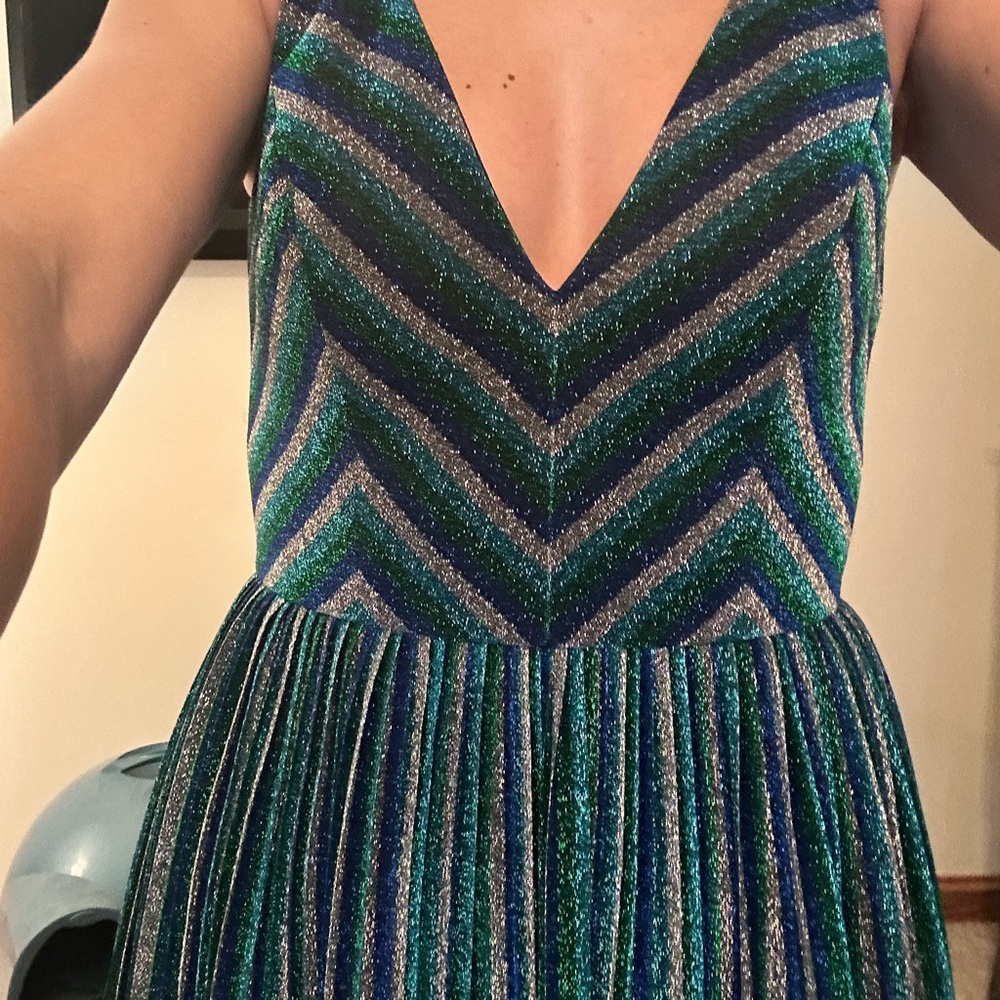 Elegant Green and Blue Chevron Dress - Picture 5 of 8